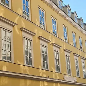 Hotel Easy Vienna By Stadtpark - Newly Renovated, Vienna