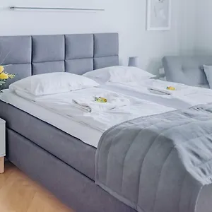 Apartel Plac Zbawiciela Апартаменты