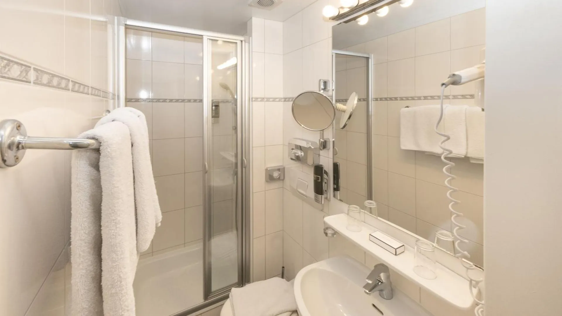 Hotel Viktoria Schoenbrunn Vídeň 3*,  Rakousko