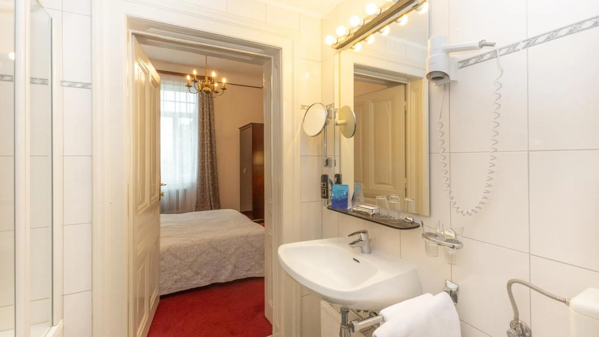 Hotel Viktoria Schoenbrunn Vienna 3*,